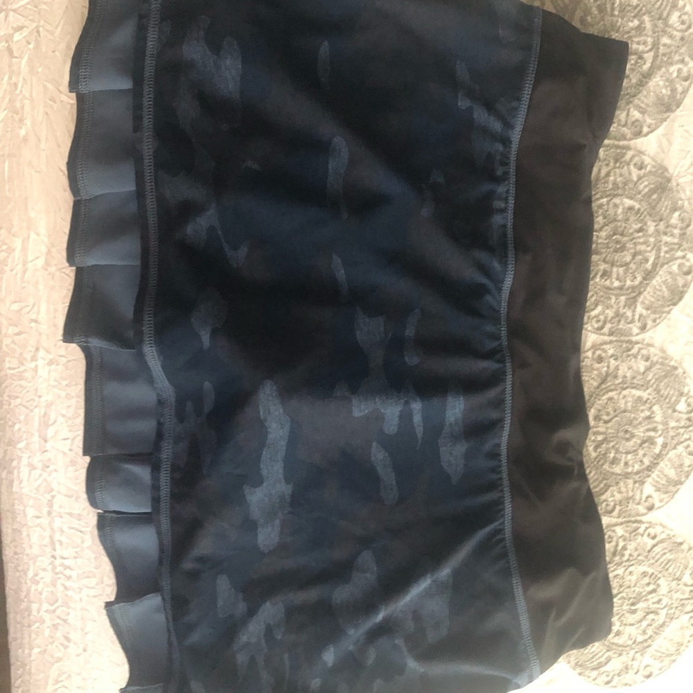 12 regular Lululemon skirt